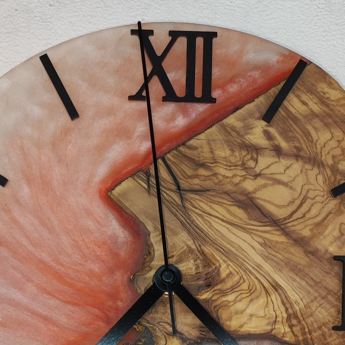 Epoxidharz Uhr Rot-Weiß
