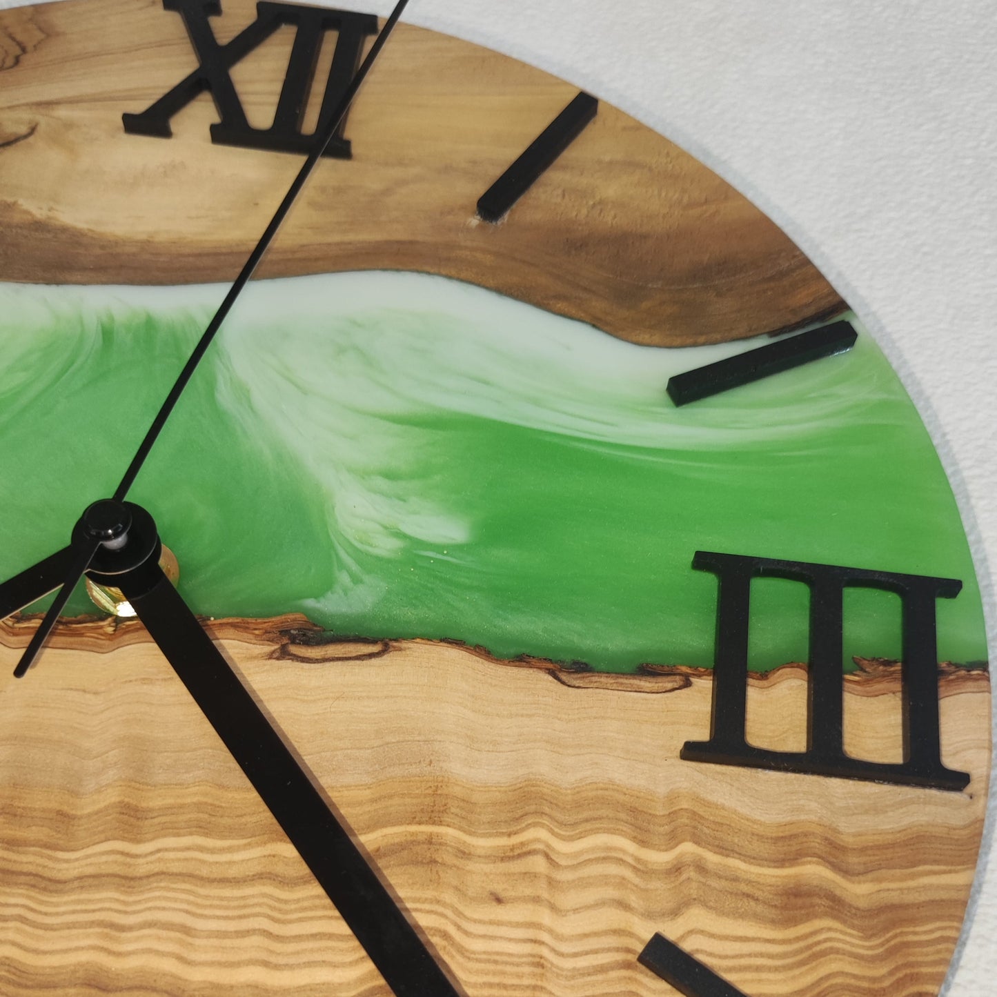 Epoxidharz Uhr Grün-Weiß