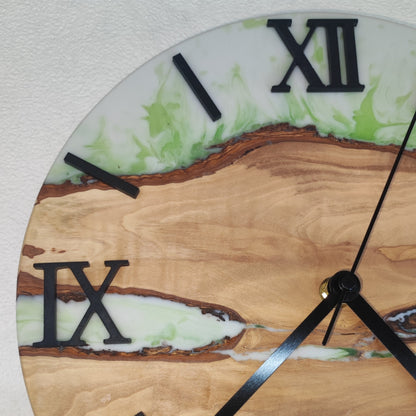 Epoxidharz Uhr Weiß-Grün