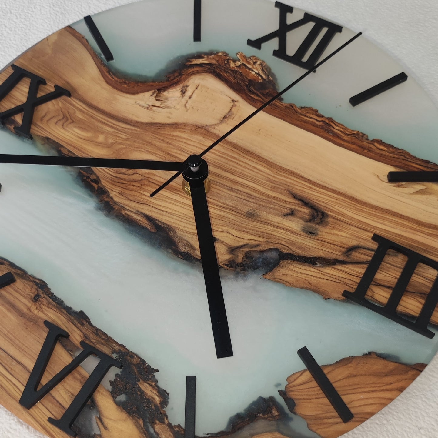 Epoxidharz Uhr Weiß-Hellblau