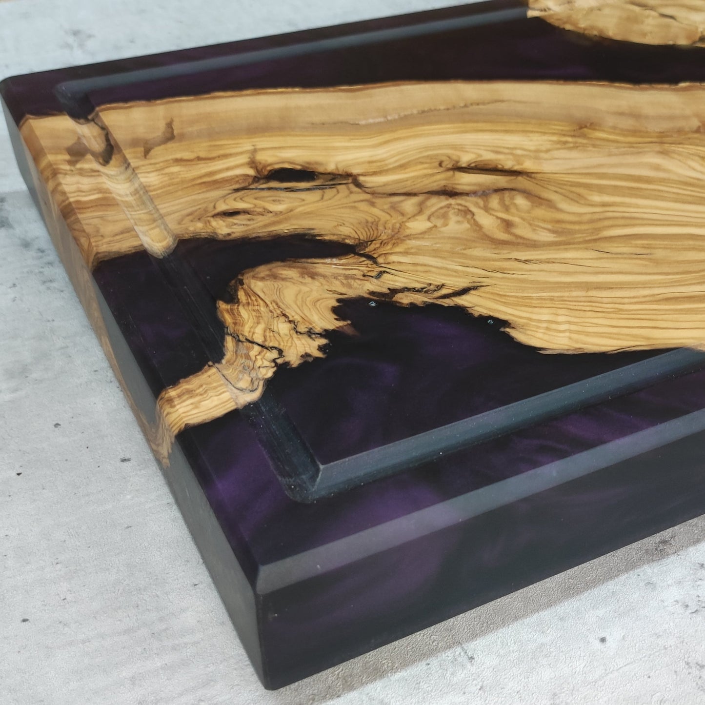 Epoxidharz Schneidebrett Dunkel Lila