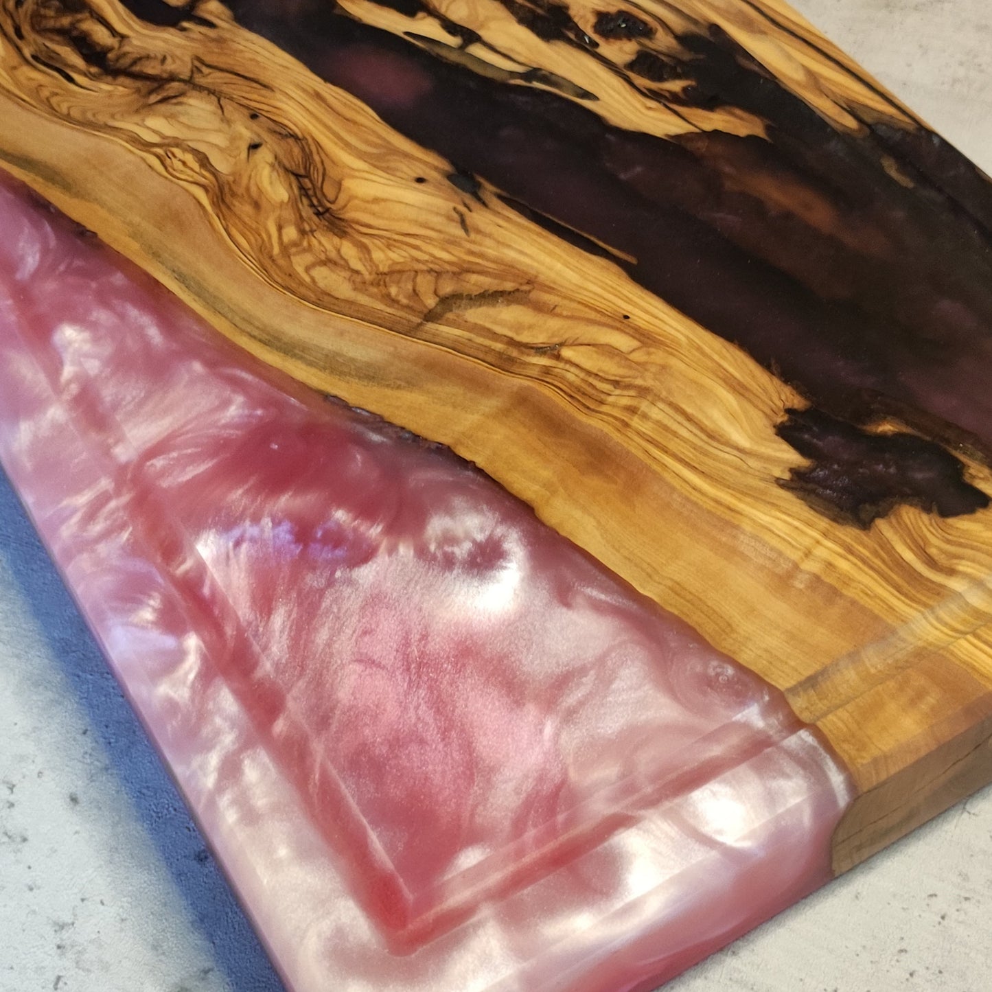 Epoxidharz Schneidebrett Rosa-Lila