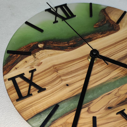 Epoxidharz Uhr Grün-Weiß